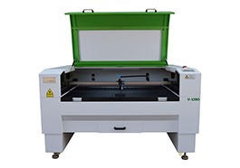 使用皮革切割机厂家的设备要注意哪些事情？